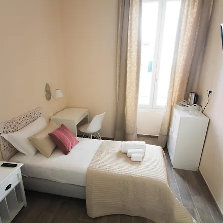 Emily ゲストハウス サンレモ