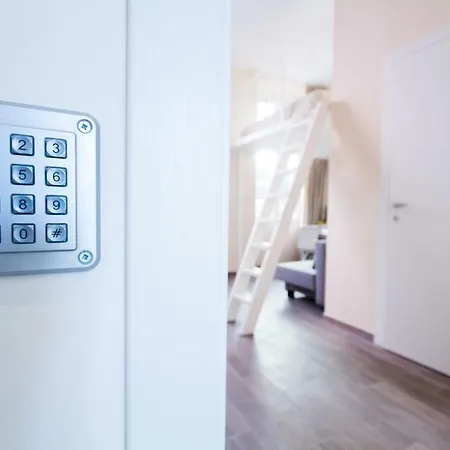 ゲストハウス Emily 3*